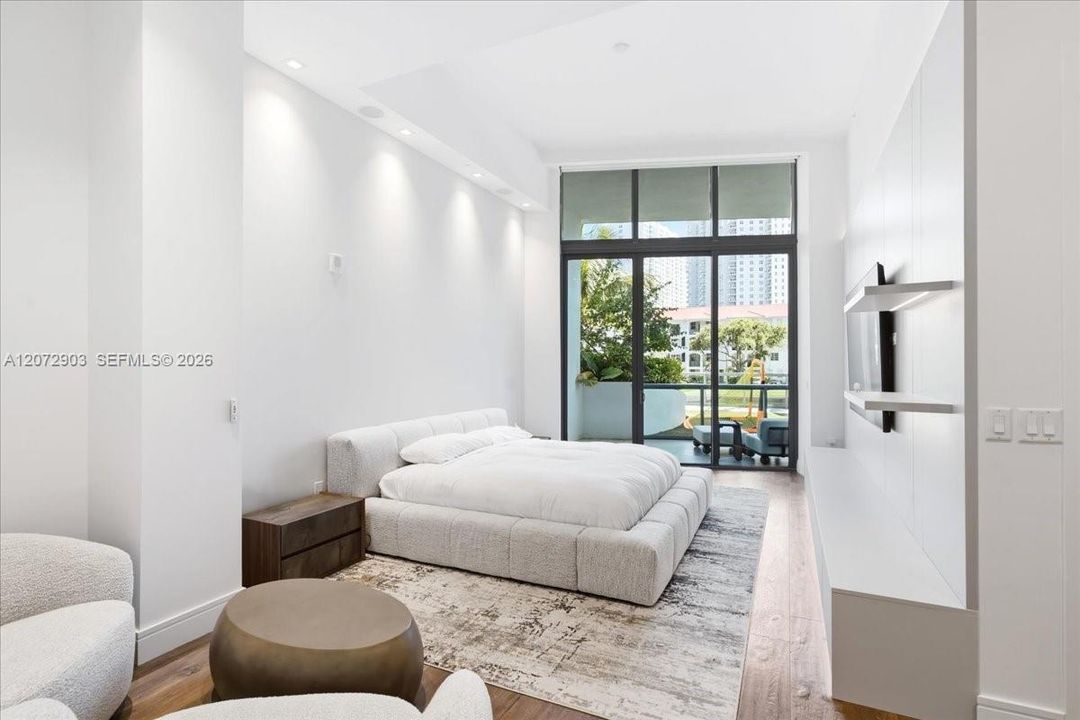 For Rent: $15,000 (4 beds, 4 baths, 2587 Square Feet)