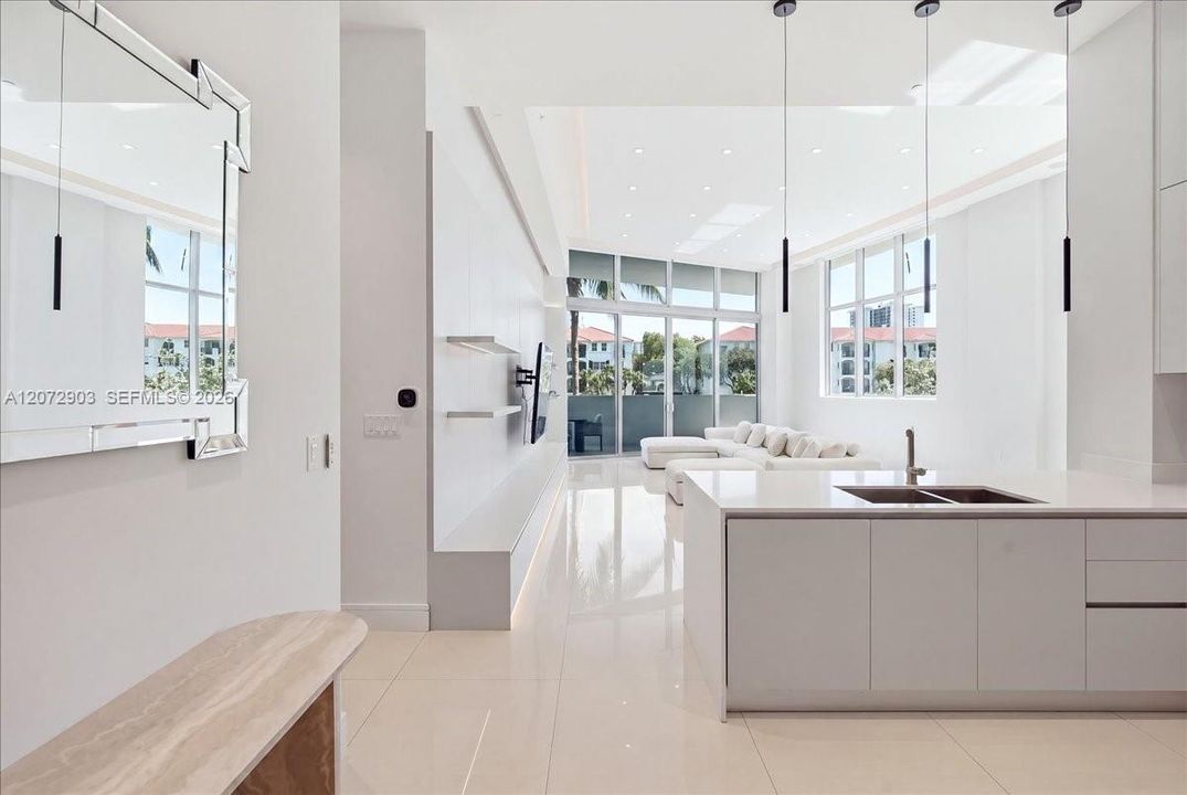 For Rent: $15,000 (4 beds, 4 baths, 2587 Square Feet)