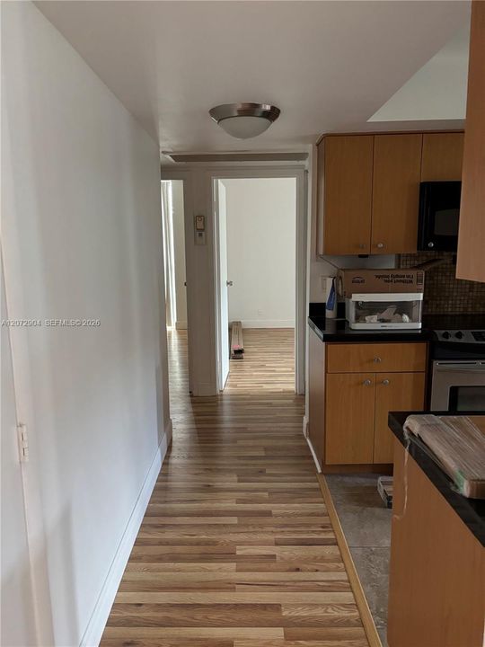 For Rent: $2,300 (2 beds, 1 baths, 1020 Square Feet)