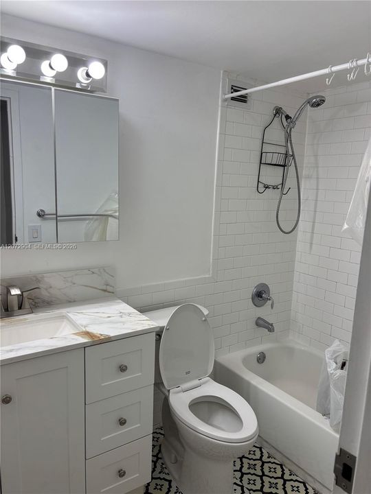 For Rent: $2,300 (2 beds, 1 baths, 1020 Square Feet)