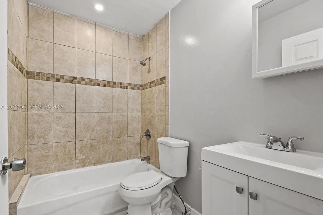 En Renta: $2,775 (3 camas, 2 baños, 1677 Pies cuadrados)