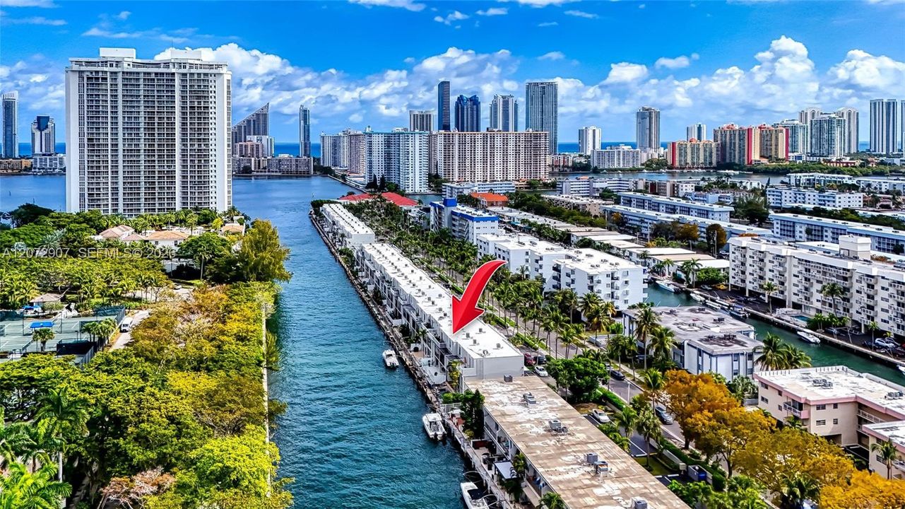For Rent: $3,900 (2 beds, 2 baths, 1495 Square Feet)
