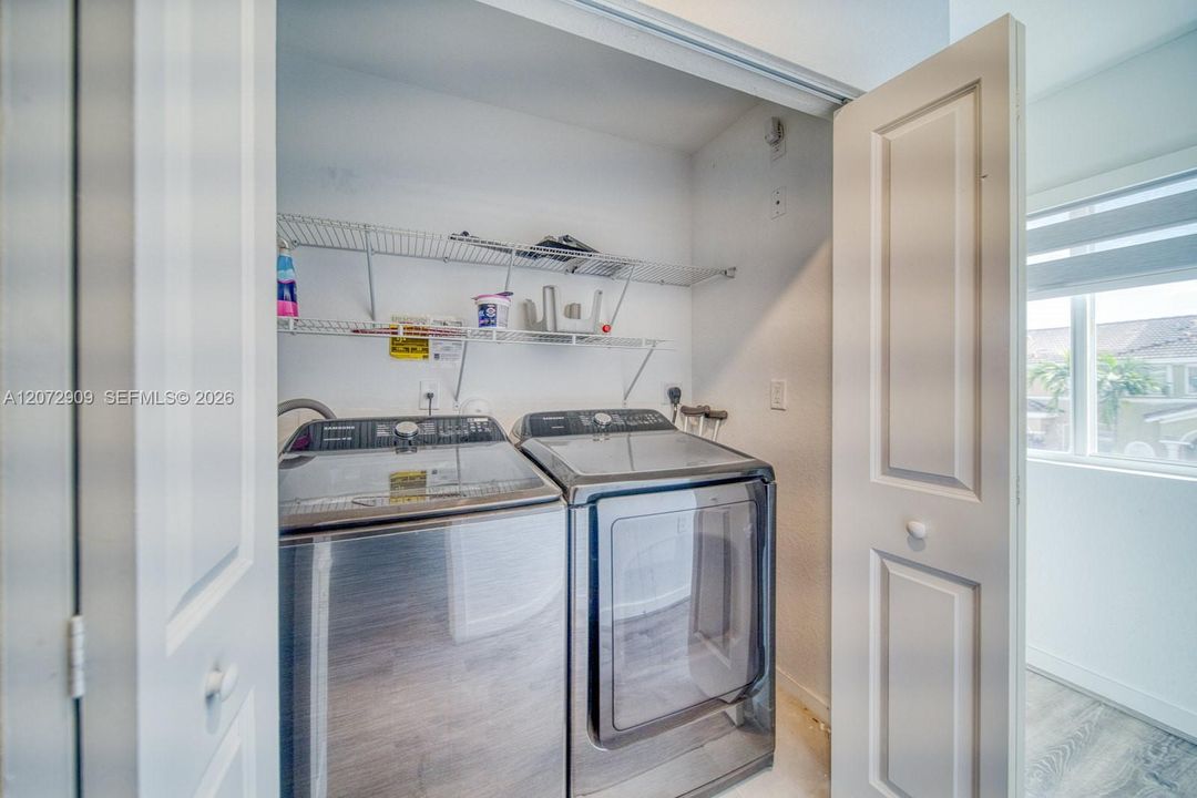 En Renta: $2,800 (4 camas, 3 baños, 1374 Pies cuadrados)