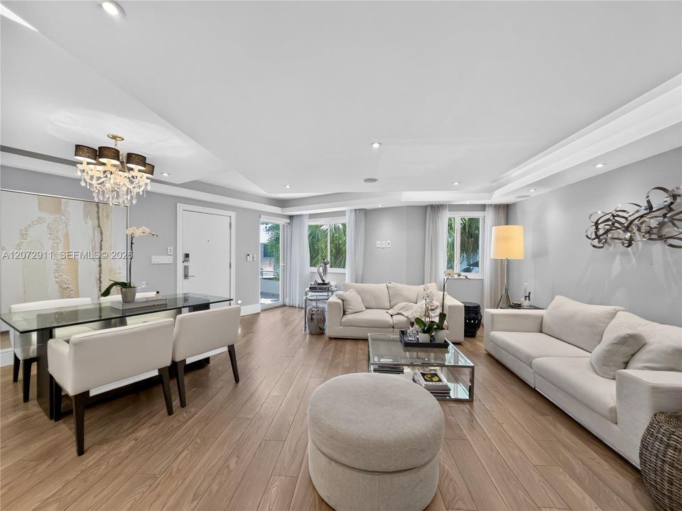 For Sale: $864,000 (2 beds, 1 baths, 1060 Square Feet)