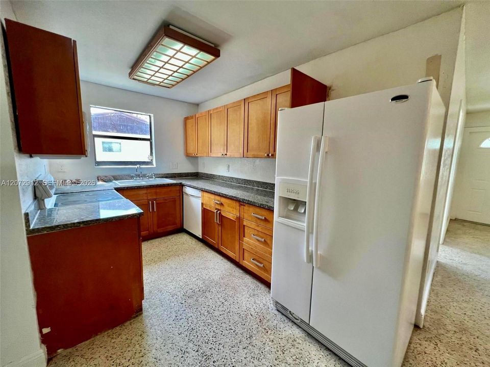 En Renta: $3,350 (4 camas, 3 baños, 1384 Pies cuadrados)