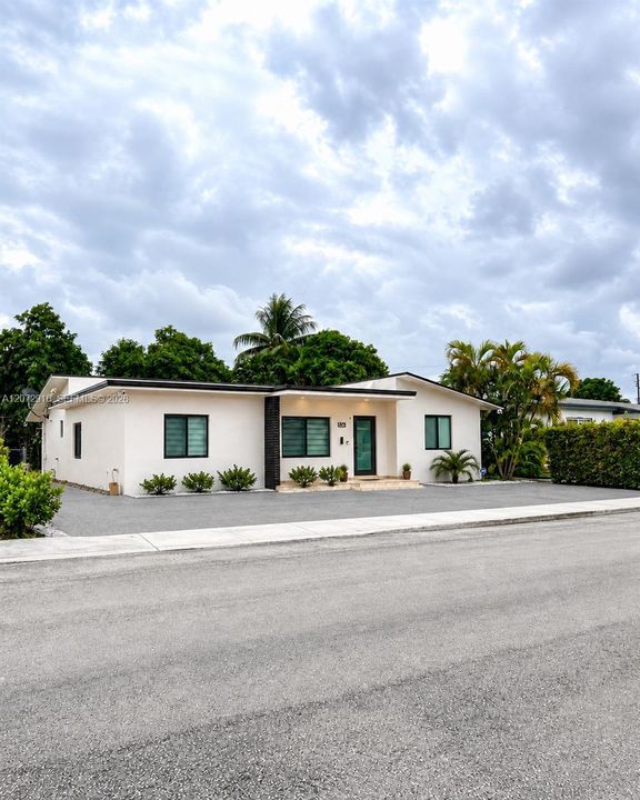 For Rent: $1,650 (1 beds, 1 baths, 800 Square Feet)