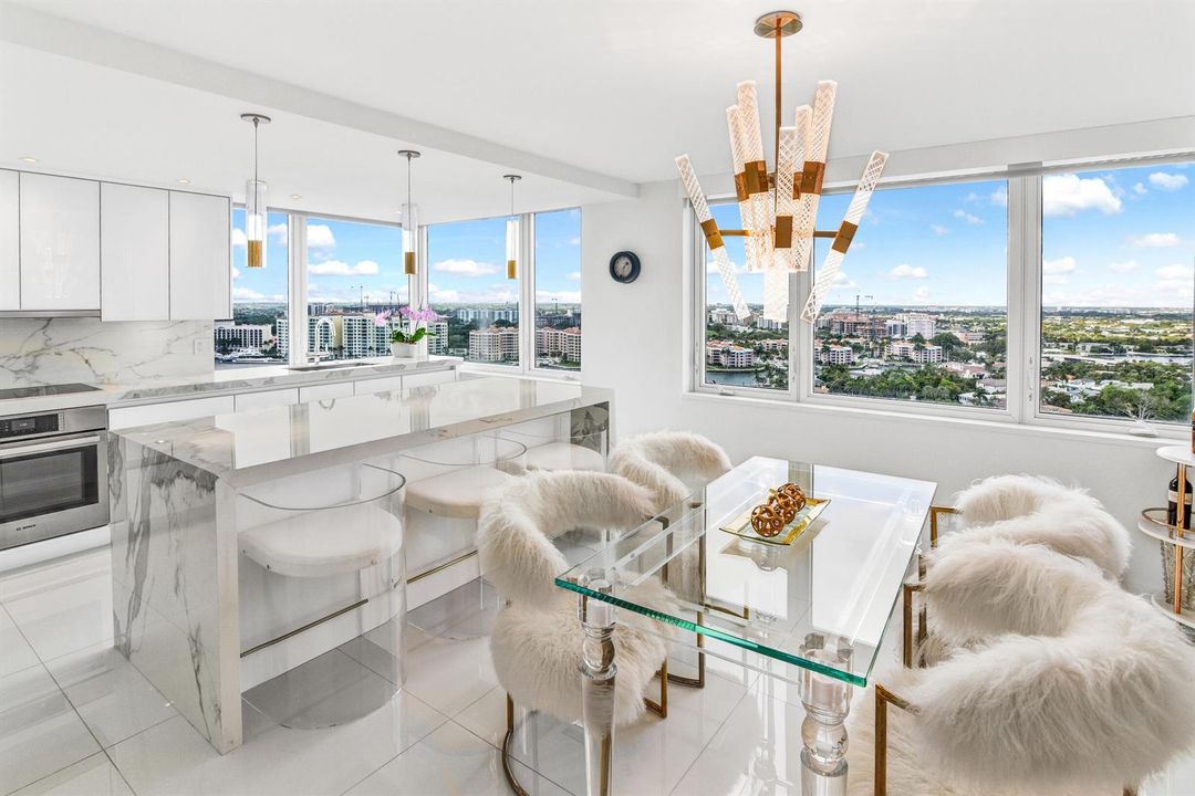 Dining/kitchen