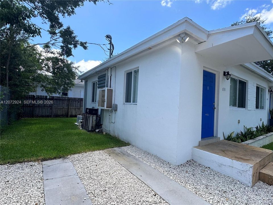 For Rent: $1,800 (1 beds, 1 baths, 600 Square Feet)