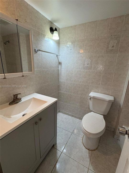 На продажу: $285,000 (2 спален, 2 ванн, 1060 Квадратных фут)