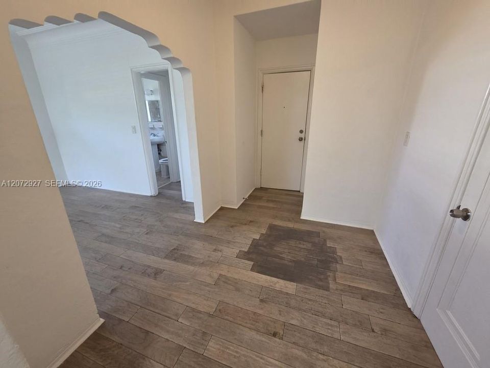 В аренду: $1,650 (0 спален, 1 ванн, 500 Квадратных фут)