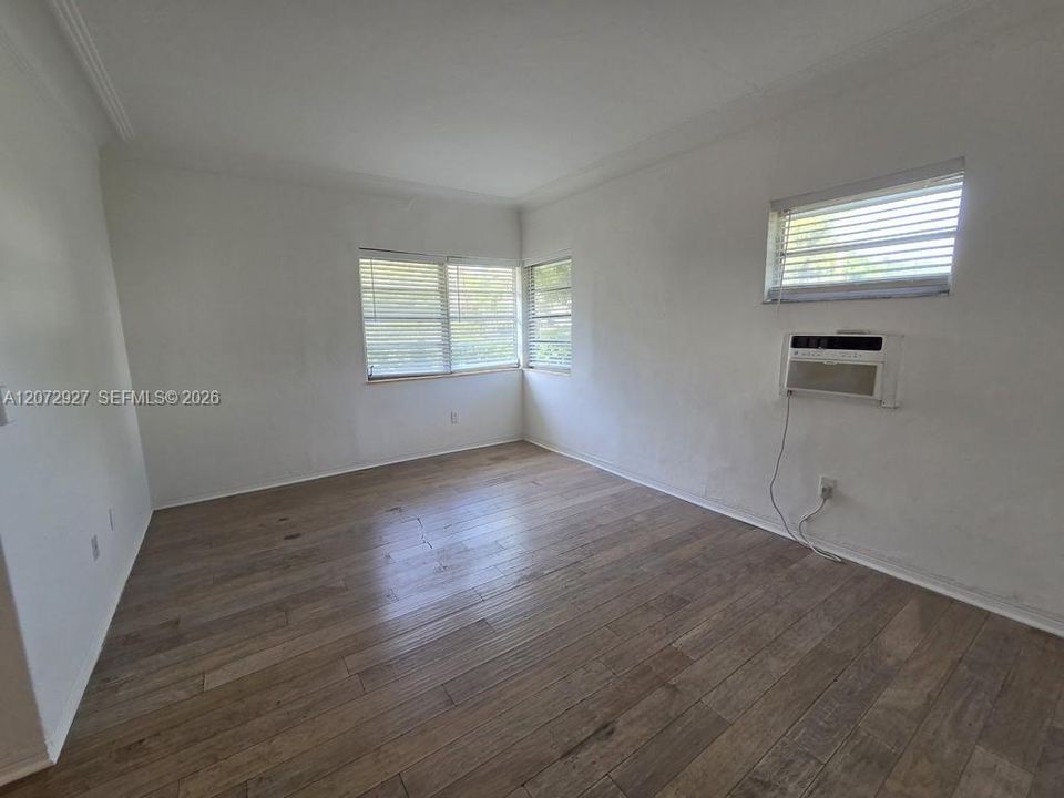В аренду: $1,650 (0 спален, 1 ванн, 500 Квадратных фут)