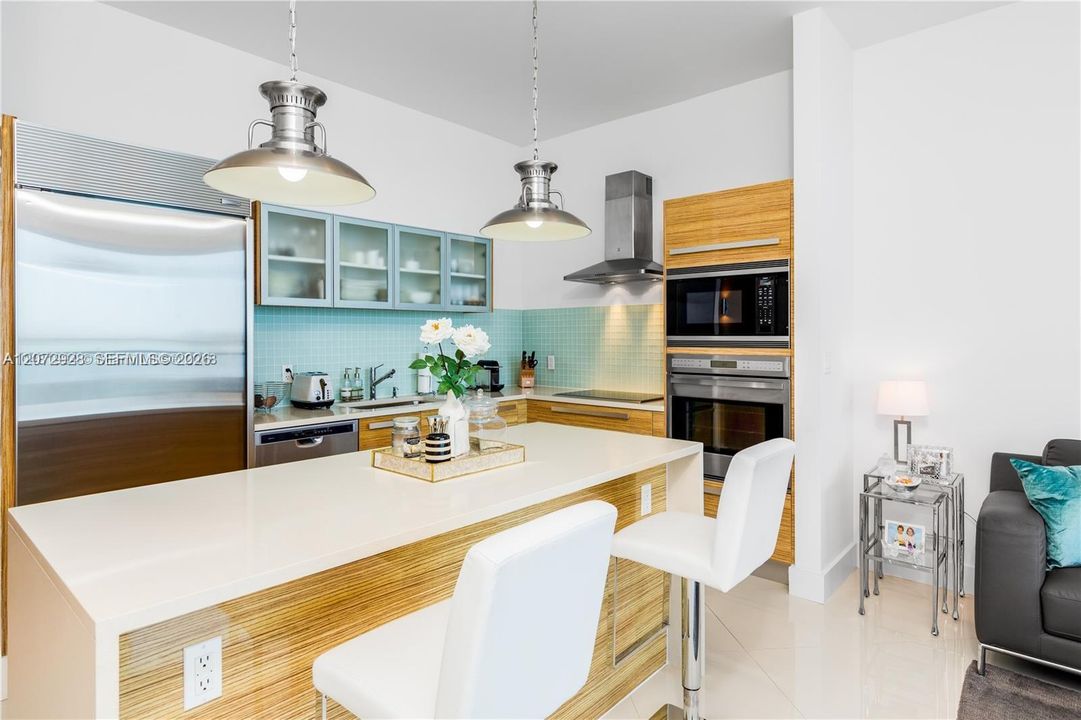 В аренду: $6,200 (2 спален, 2 ванн, 1128 Квадратных фут)