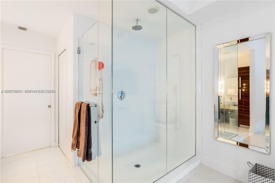 В аренду: $6,200 (2 спален, 2 ванн, 1128 Квадратных фут)