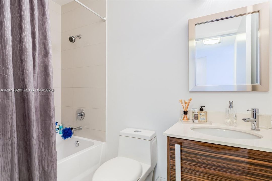 В аренду: $6,200 (2 спален, 2 ванн, 1128 Квадратных фут)