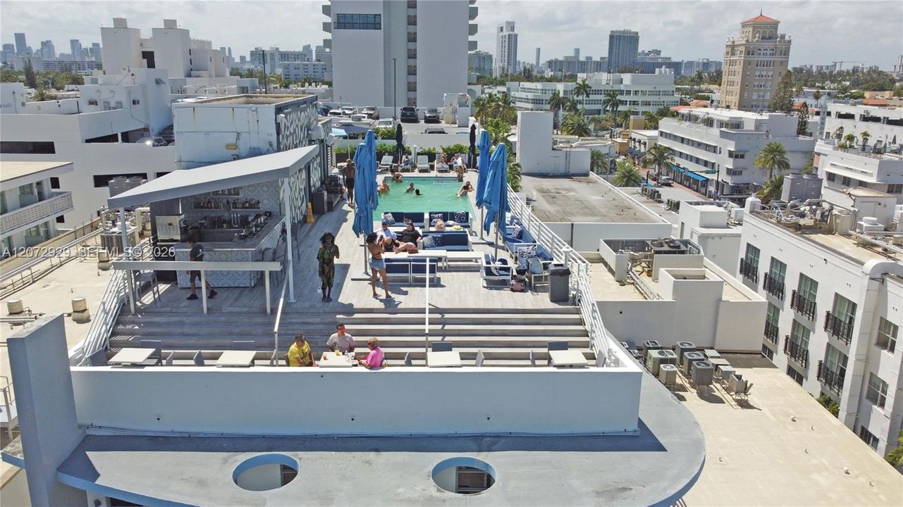For Sale: $285,000 (1 beds, 1 baths, 395 Square Feet)