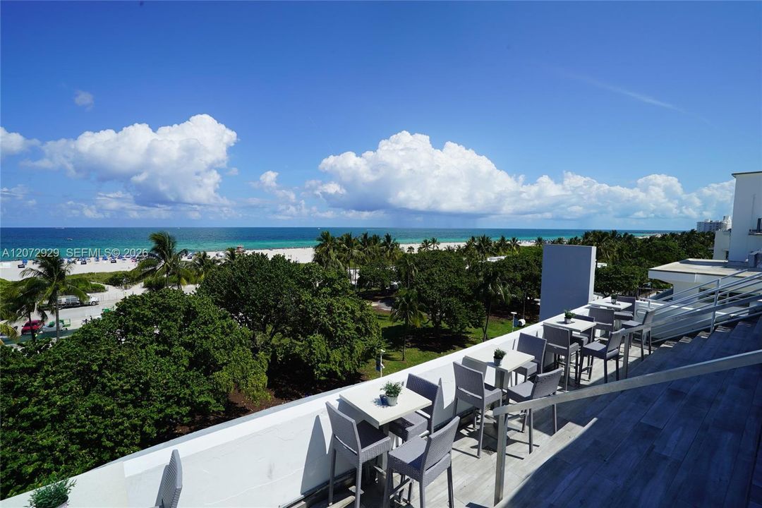 For Sale: $285,000 (1 beds, 1 baths, 395 Square Feet)