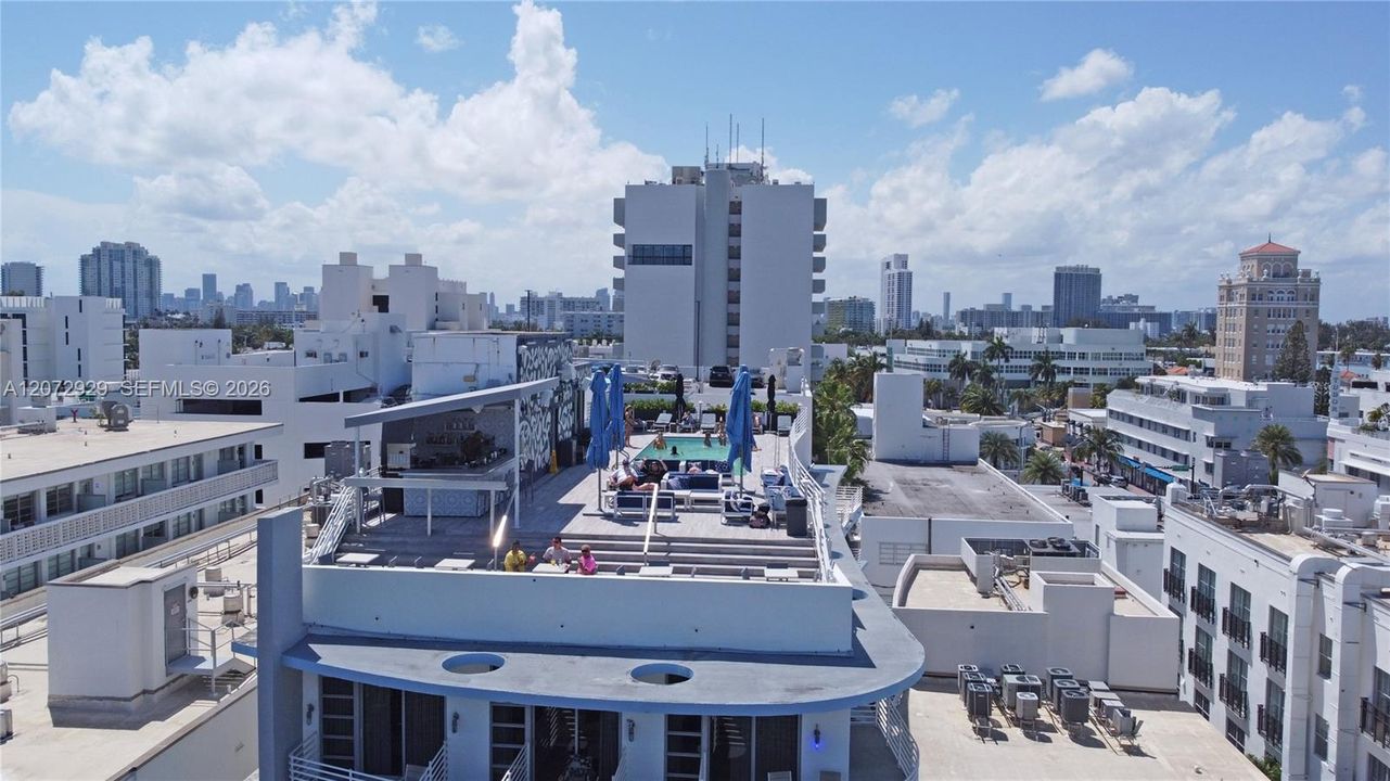 For Sale: $285,000 (1 beds, 1 baths, 395 Square Feet)