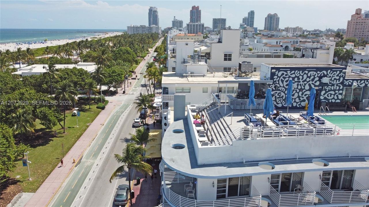 For Sale: $285,000 (1 beds, 1 baths, 395 Square Feet)