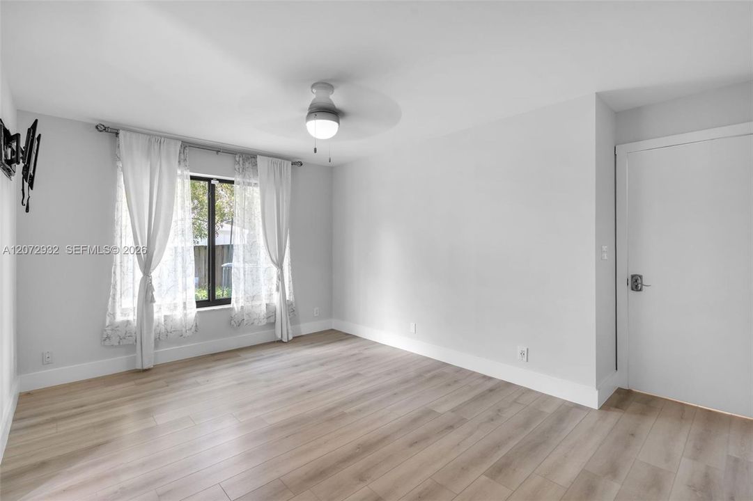 For Rent: $4,500 (4 beds, 2 baths, 1844 Square Feet)