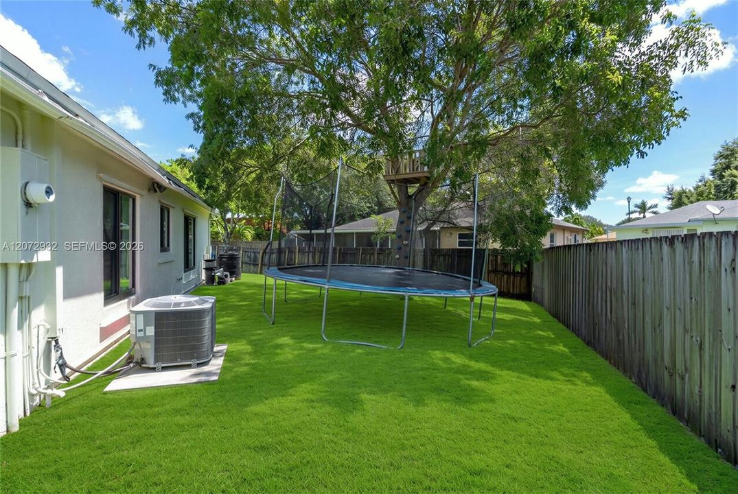 For Rent: $4,500 (4 beds, 2 baths, 1844 Square Feet)