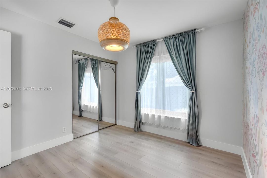 For Rent: $4,500 (4 beds, 2 baths, 1844 Square Feet)