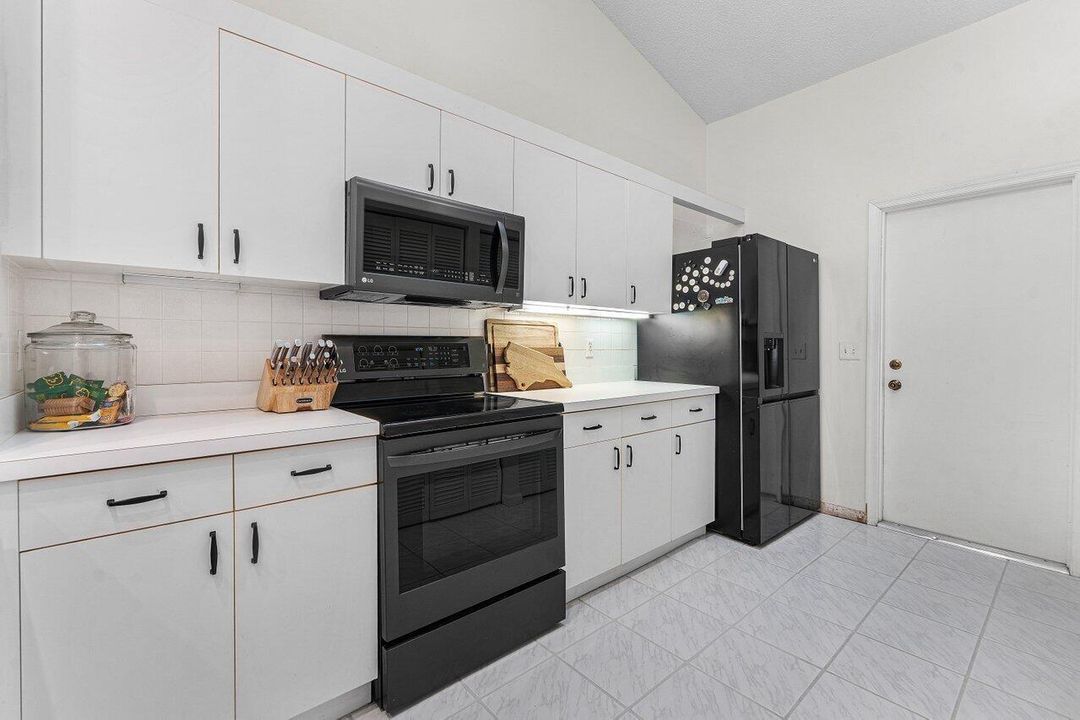 014-12842MeadowbendDrive-Wellington-FL-3