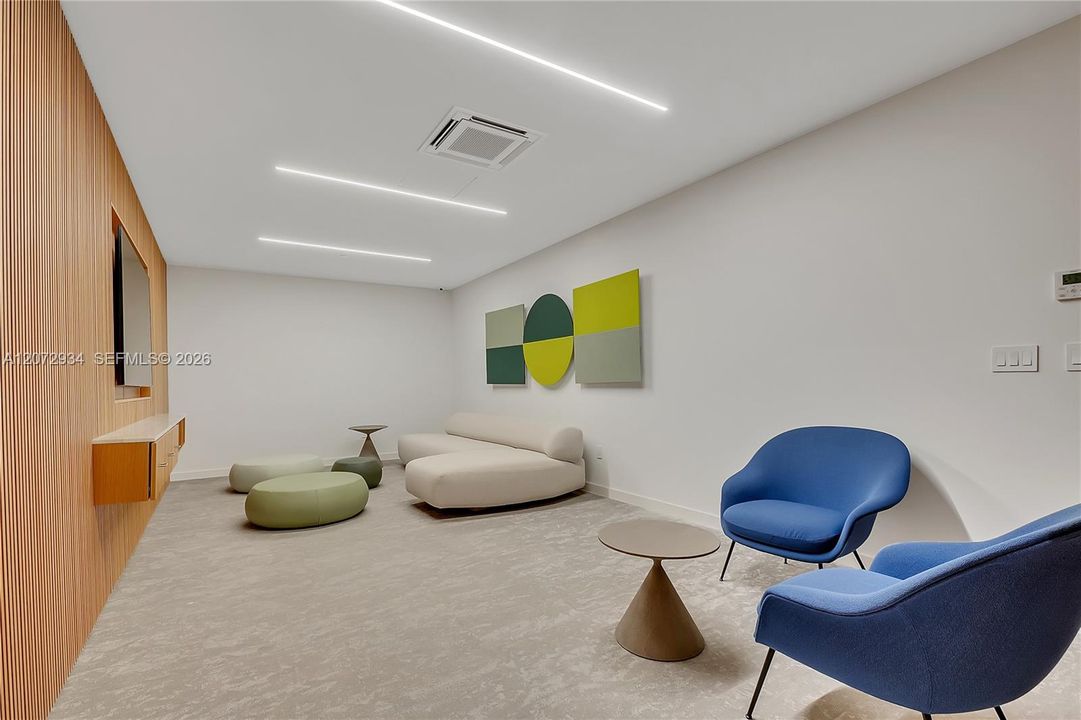 En Renta: $24,500 (3 camas, 3 baños, 2422 Pies cuadrados)