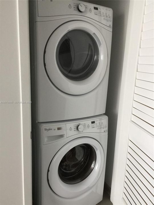 For Rent: $6,150 (2 beds, 2 baths, 1244 Square Feet)