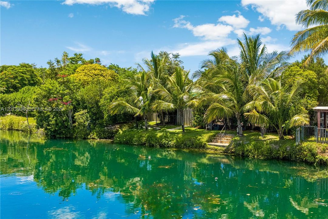 Private and tropical oasis
