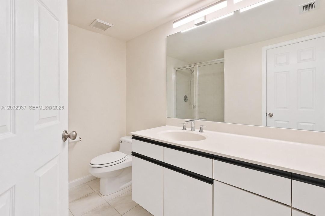 En Venta: $425,000 (2 camas, 2 baños, 1365 Pies cuadrados)