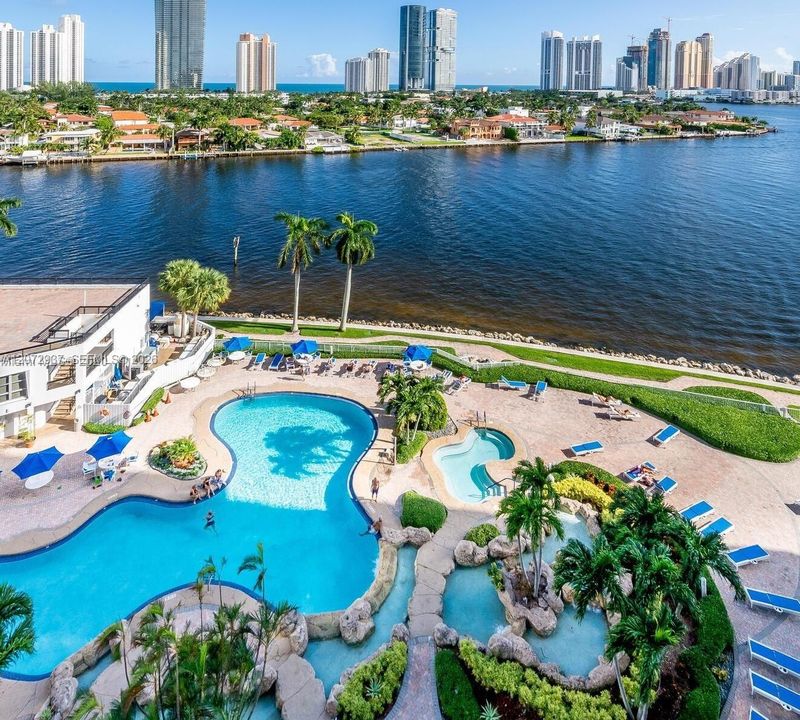 En Venta: $425,000 (2 camas, 2 baños, 1365 Pies cuadrados)