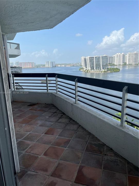En Venta: $425,000 (2 camas, 2 baños, 1365 Pies cuadrados)