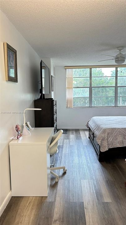 For Sale: $200,000 (2 beds, 2 baths, 1100 Square Feet)