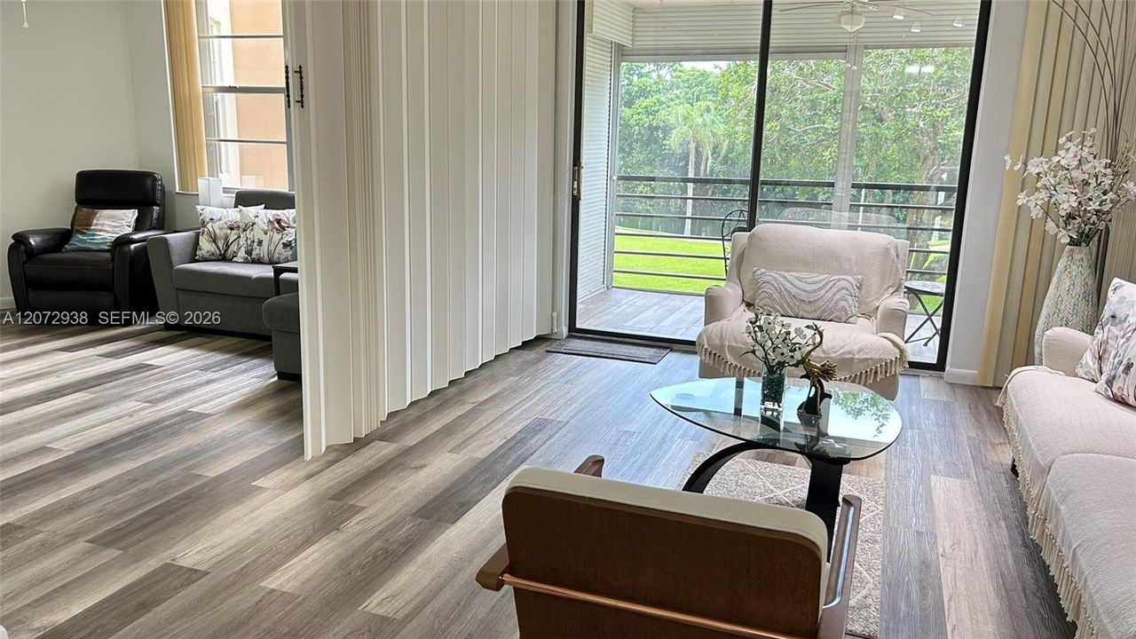 For Sale: $200,000 (2 beds, 2 baths, 1100 Square Feet)