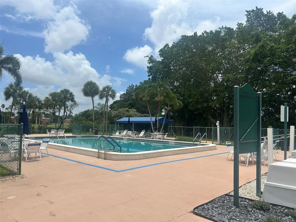 For Sale: $200,000 (2 beds, 2 baths, 1100 Square Feet)