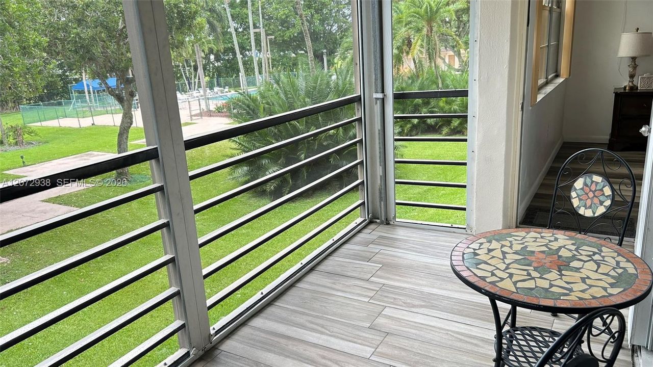 For Sale: $200,000 (2 beds, 2 baths, 1100 Square Feet)