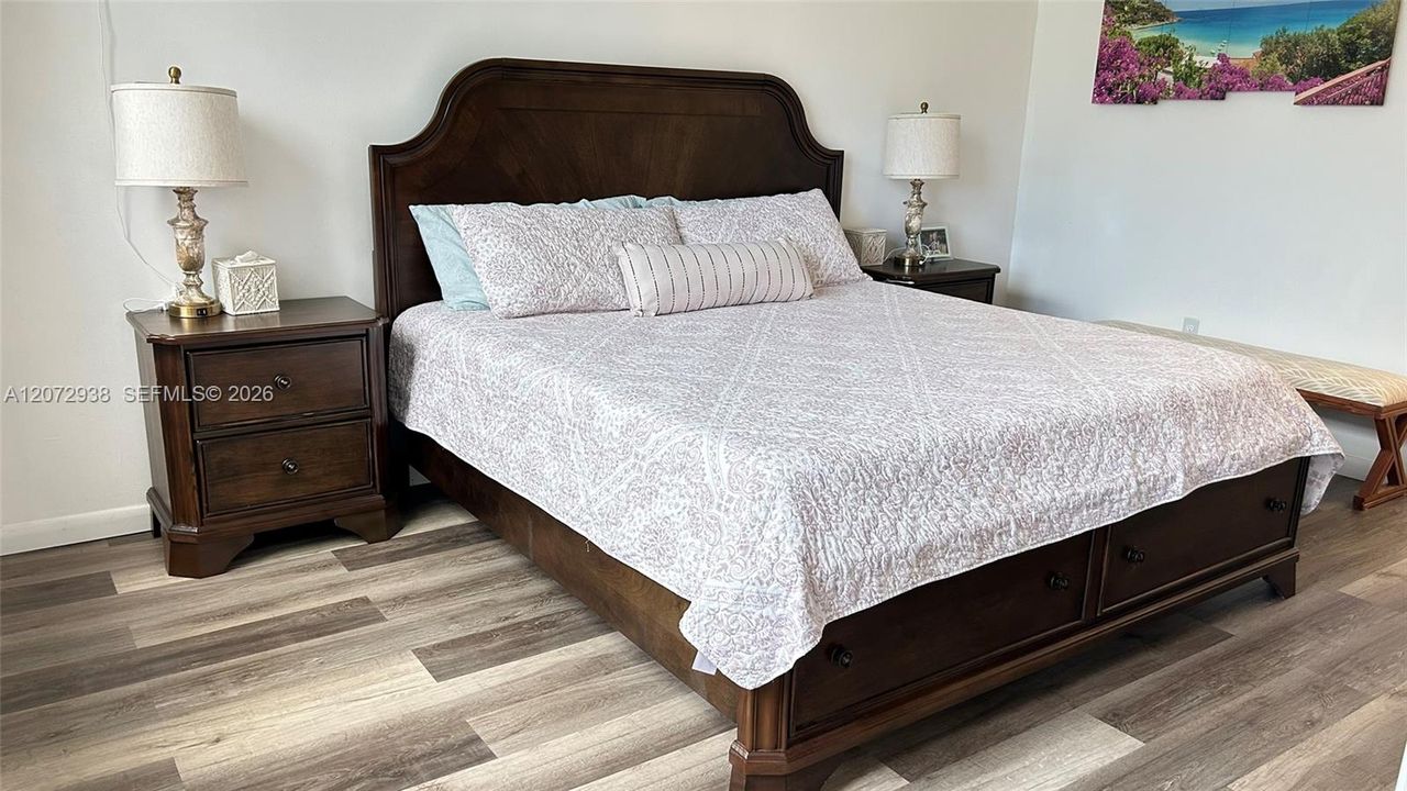 For Sale: $200,000 (2 beds, 2 baths, 1100 Square Feet)