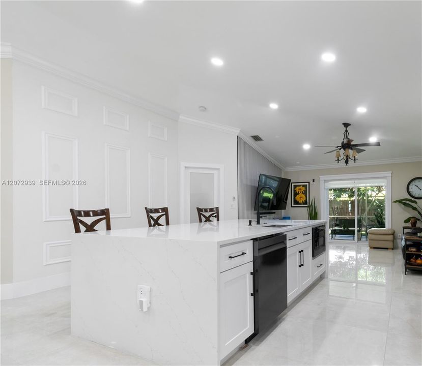 En Venta: $558,200 (3 camas, 2 baños, 1708 Pies cuadrados)