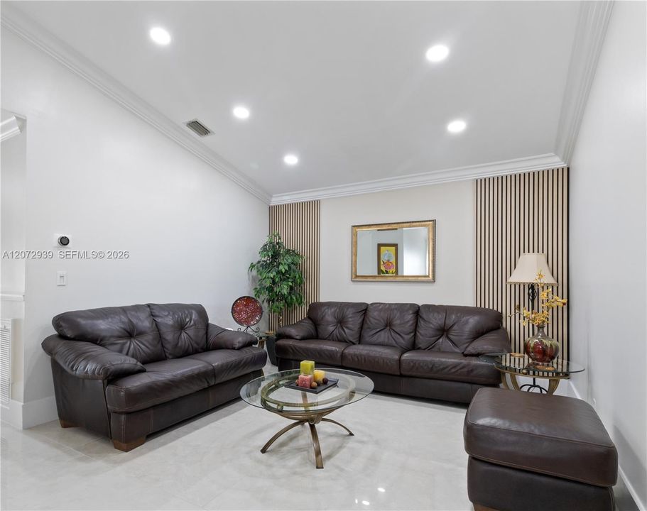 En Venta: $558,200 (3 camas, 2 baños, 1708 Pies cuadrados)