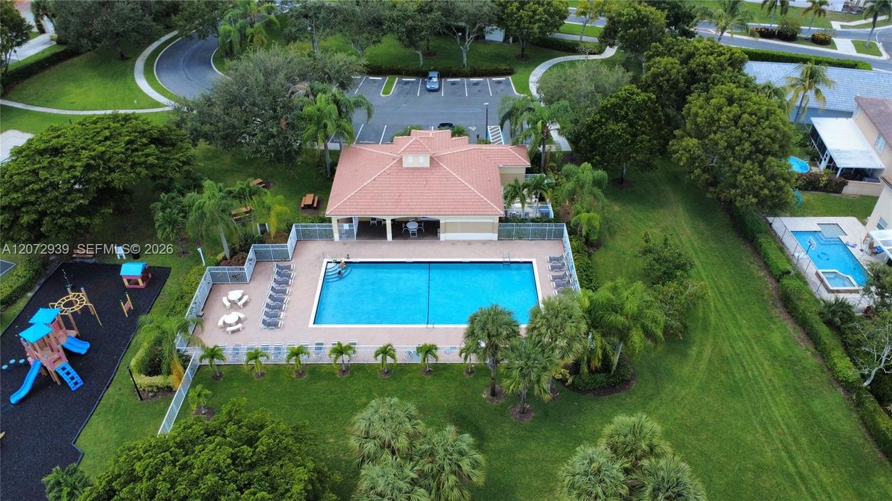 En Venta: $558,200 (3 camas, 2 baños, 1708 Pies cuadrados)