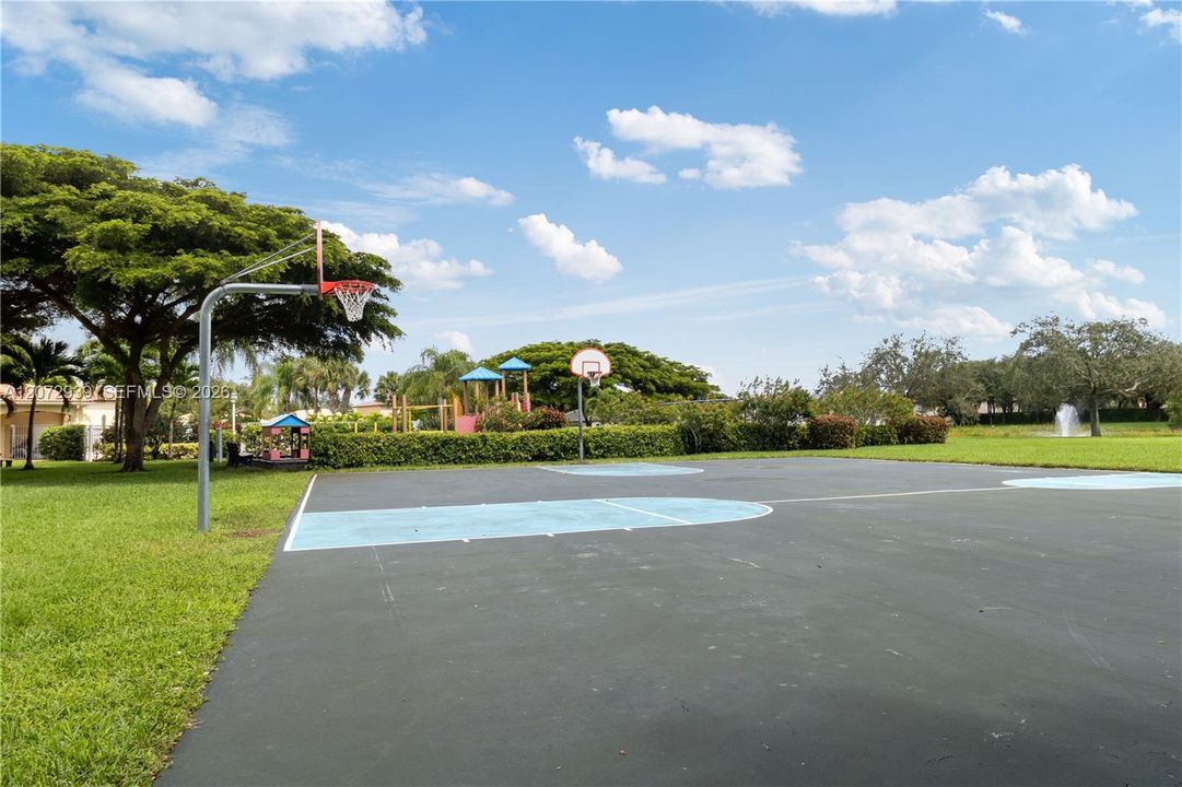En Venta: $558,200 (3 camas, 2 baños, 1708 Pies cuadrados)