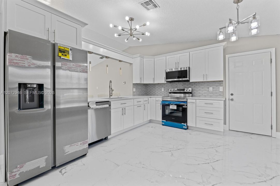 For Rent: $2,100 (3 beds, 2 baths, 0 Square Feet)