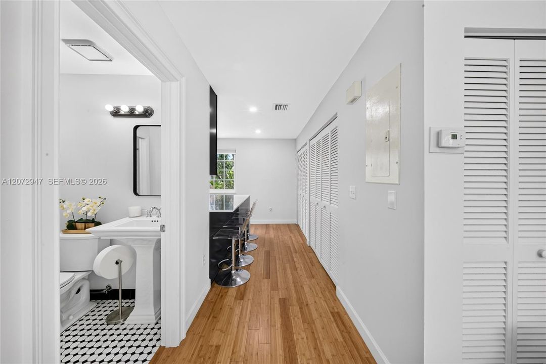 En Venta: $270,000 (1 camas, 1 baños, 770 Pies cuadrados)