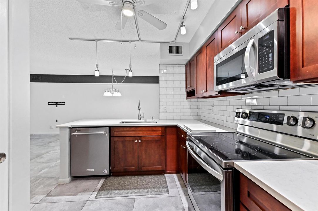 16 Kitchen 04