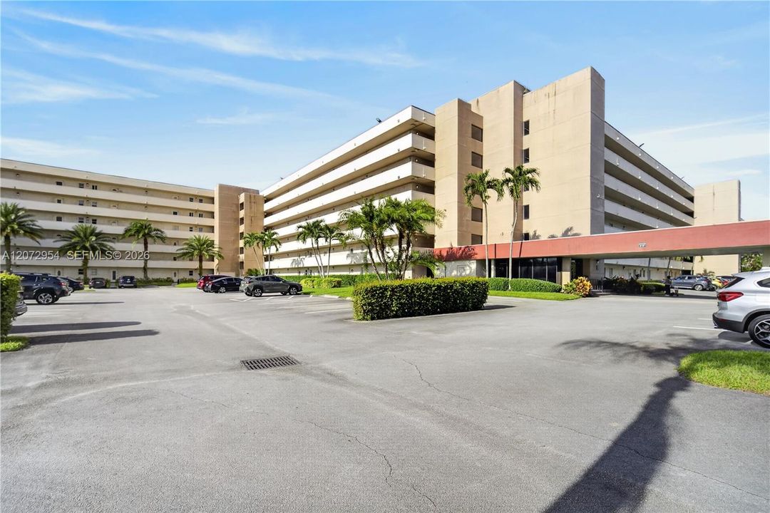 For Sale: $120,000 (1 beds, 1 baths, 800 Square Feet)
