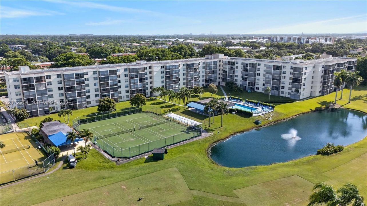 For Sale: $120,000 (1 beds, 1 baths, 800 Square Feet)