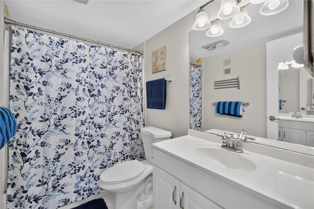 For Sale: $120,000 (1 beds, 1 baths, 800 Square Feet)