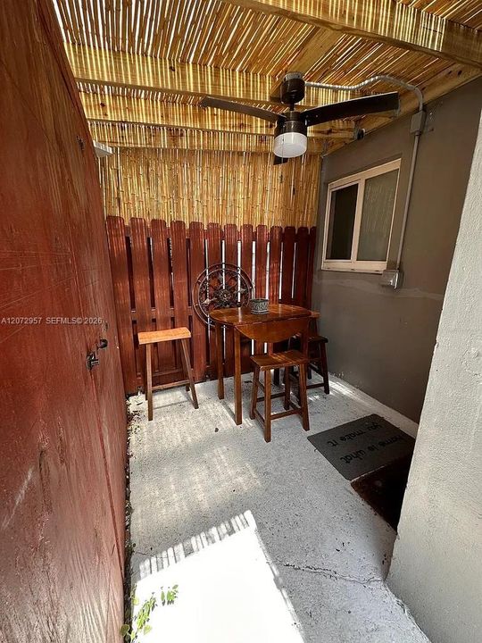 В аренду: $1,350 (0 спален, 1 ванн, 2624 Квадратных фут)