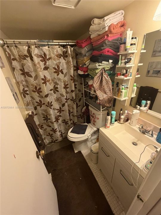 For Sale: $190,000 (2 beds, 2 baths, 940 Square Feet)