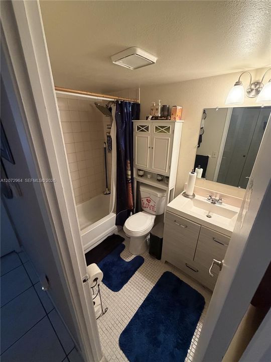 For Sale: $190,000 (2 beds, 2 baths, 940 Square Feet)